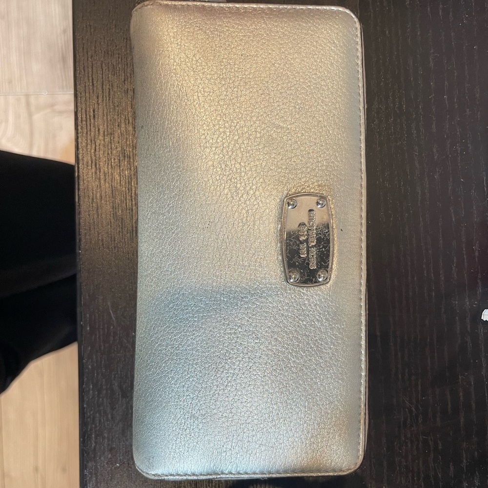 Michael Kors Wallet Silver